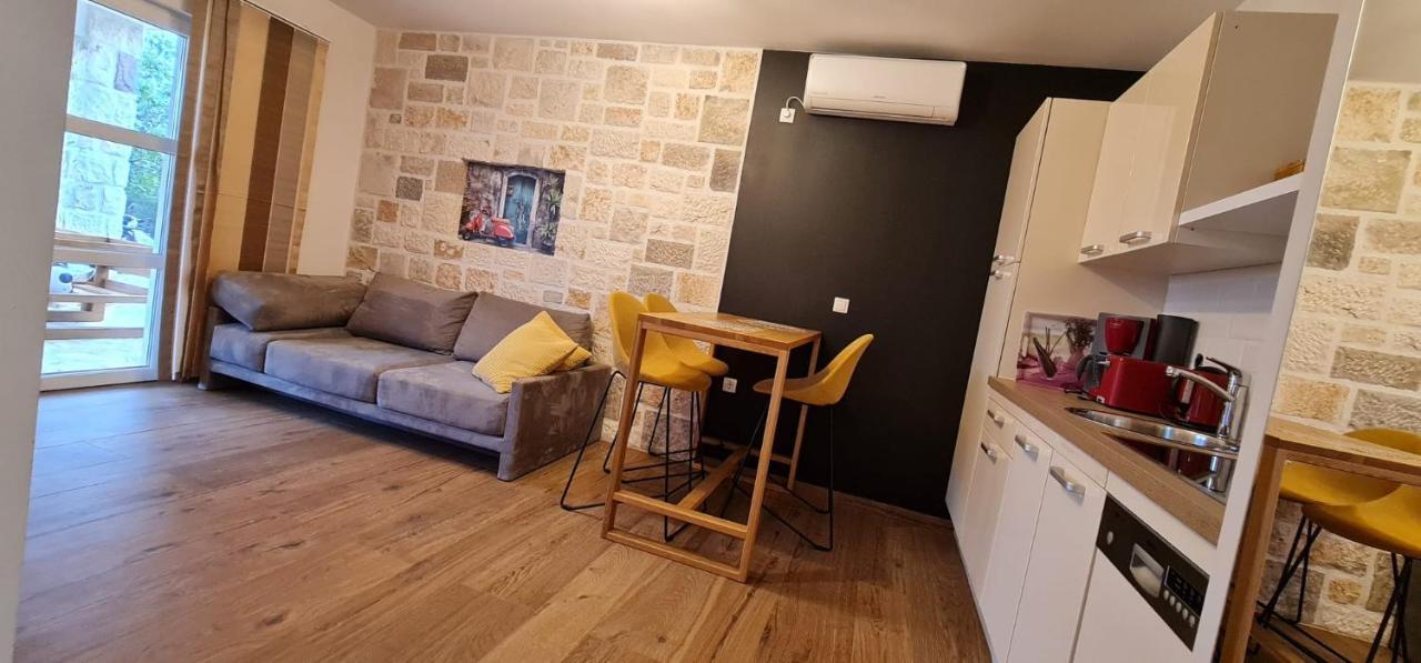 Apartments Lolita Bol Luaran gambar